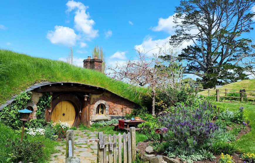 Hobbiton Movie Set tour, Bluespring, Glowworm Cave